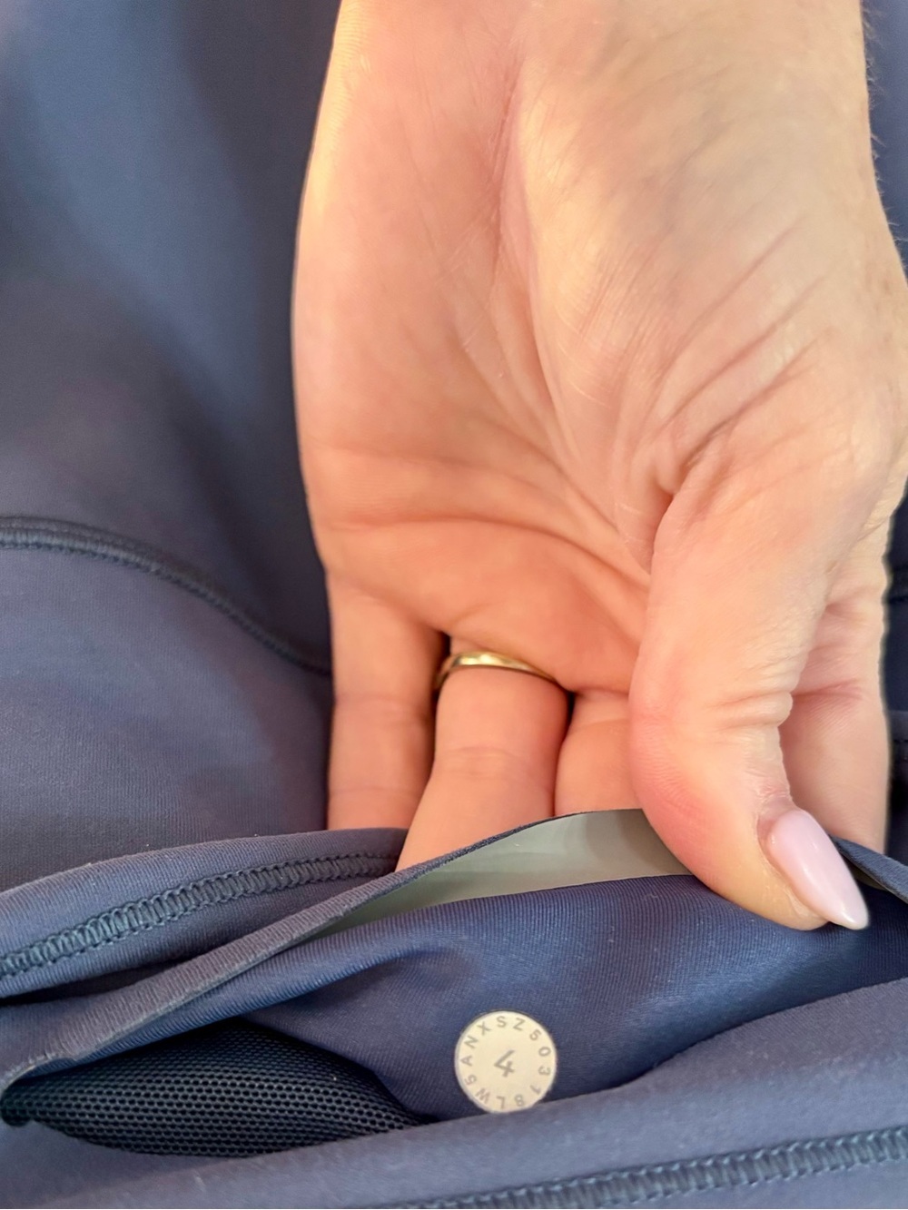 Lululemon In Movement 7/8 Tight *Everlux 25"🔥🔥New WithOUT Tags🔥🔥 in Thunder Blue - Picture 9 of 11